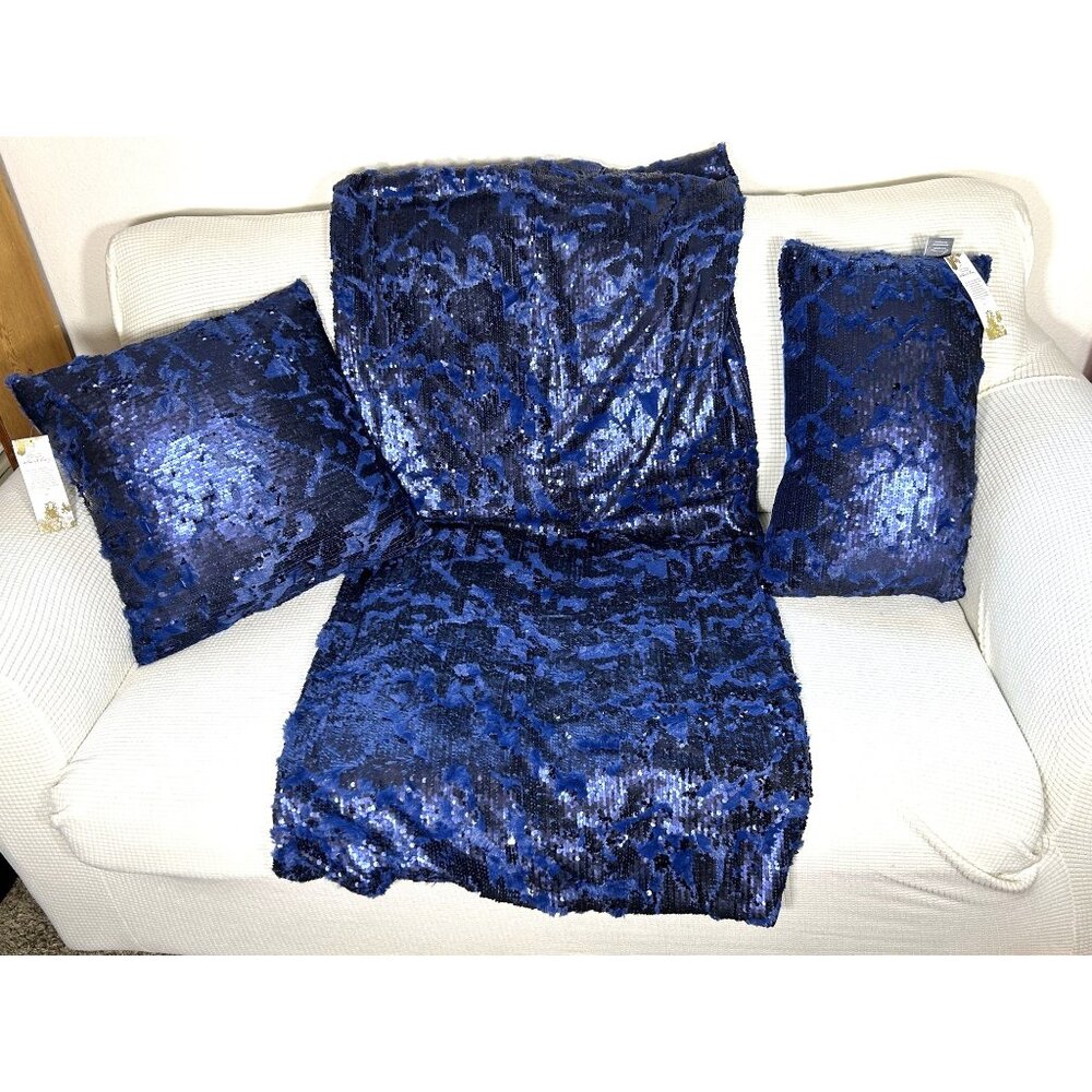 Aviva Stanoff Blue Sequined Blanket and 2 Pillow Luxury set, Super Soft, NWT, MS